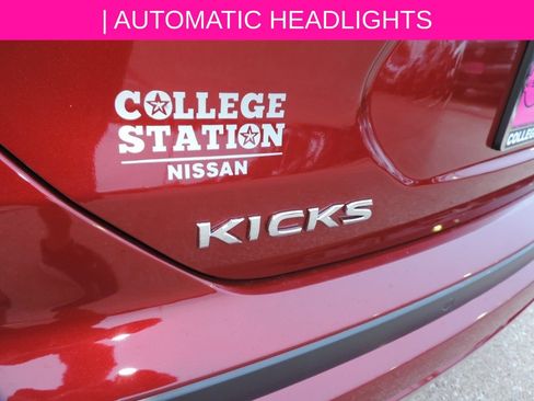 Certified 2024 Nissan Kicks SR w/ SR Premium Package FWD image 11