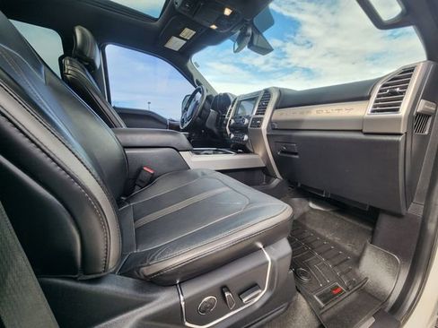 Used 2017 Ford F250 Platinum w/ Platinum Ultimate Package image 16