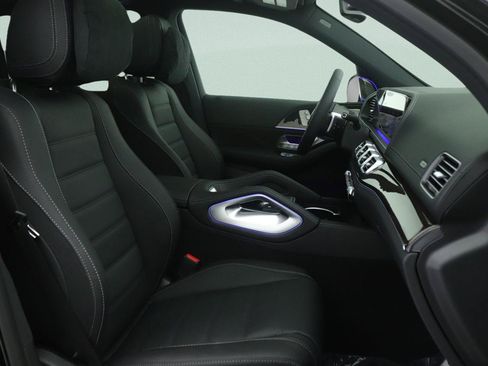 New 2026 Mercedes-Benz GLS 580 4MATIC image 7