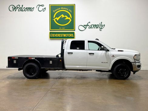 Used 2021 RAM 3500 Tradesman w/ Chrome Appearance Group AWD/4WD image 2