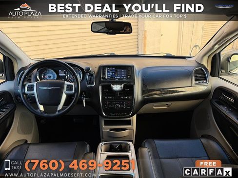 Used 2015 Chrysler Town & Country Touring FWD image 3