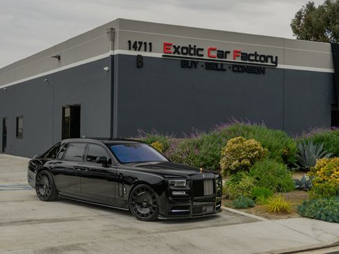 Used 2024 Rolls-Royce Phantom Sedan RWD image 1