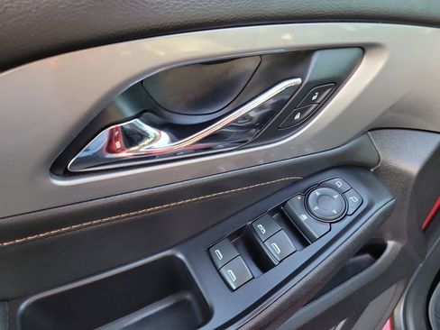 Used 2019 Chevrolet Traverse LT w/ LPO, Black Accent Package image 17