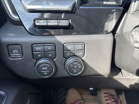 Used 2023 Chevrolet Silverado 1500 LTZ w/ LTZ Premium Package image 28