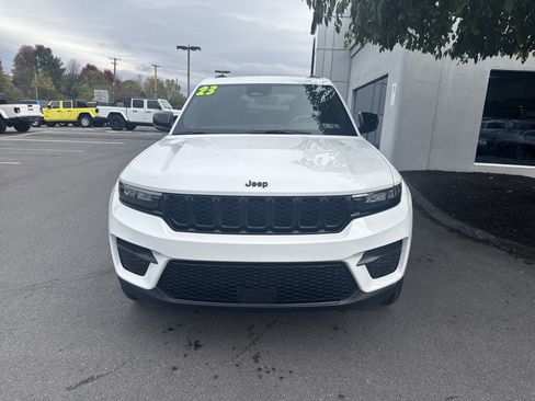 Used 2023 Jeep Grand Cherokee Altitude image 9