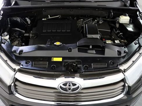 Used 2015 Toyota Highlander Limited image 39