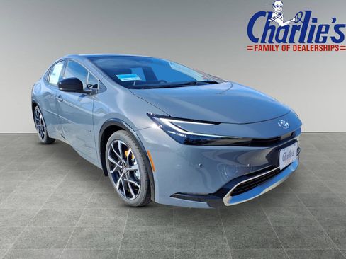 New 2026 Toyota Prius Plug-In Hybrid FWD image 3