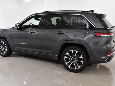 Used 2022 Jeep Grand Cherokee Overland AWD/4WD image 15