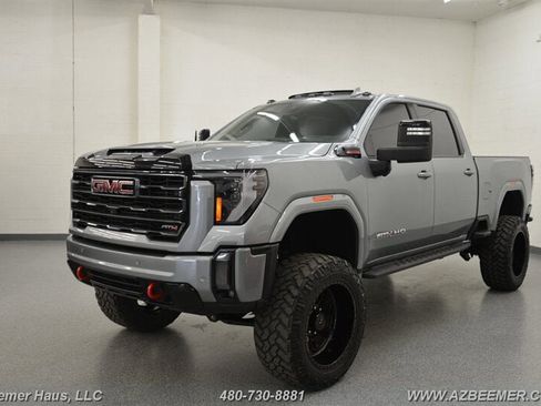 Used 2024 GMC Sierra 2500 AT4 w/ AT4 Premium Plus Package image 3