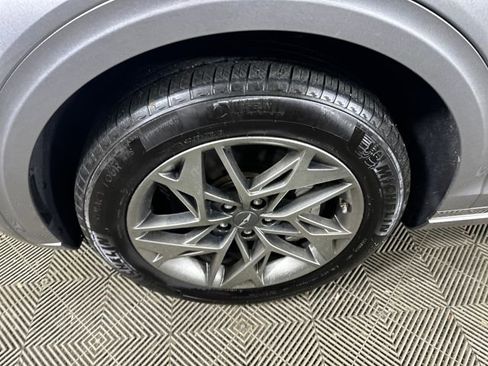 Used 2023 Genesis GV70 2.5T w/ Select Package image 10