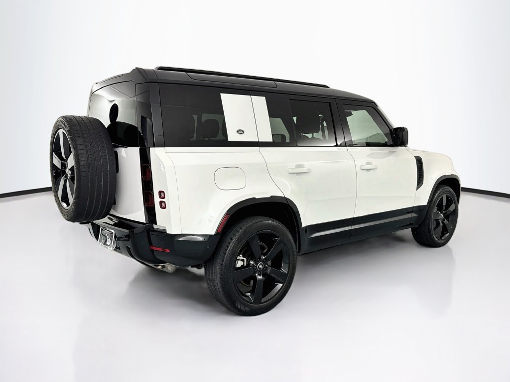 Certified 2024 Land Rover Defender 110 X-Dynamic SE AWD/4WD image 5