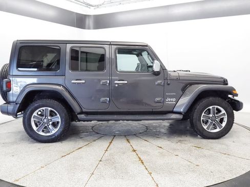 Certified 2019 Jeep Wrangler Unlimited Sahara AWD/4WD image 8