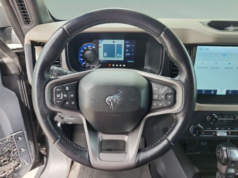 Used 2022 Ford Bronco Wildtrak image 9