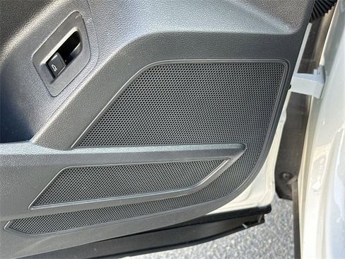 Used 2020 Volkswagen Atlas Cross Sport SE w/ Panoramic Sunroof Package image 23