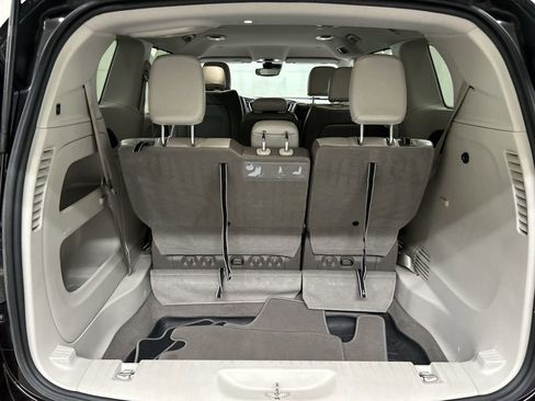 Used 2017 Chrysler Pacifica Touring-L Plus w/ Advanced Safetytec Group FWD image 22
