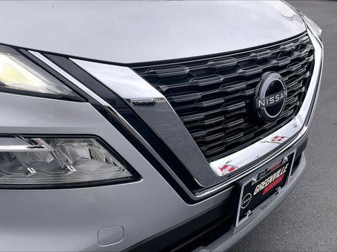 Used 2022 Nissan Rogue SV w/ SV Premium Package image 28