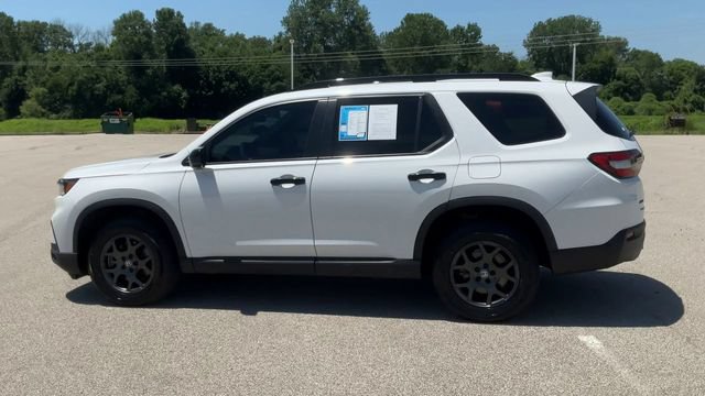 Used 2025 Honda Pilot TrailSport image 6