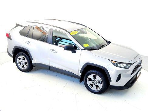 Certified 2022 Toyota RAV4 LE image 19