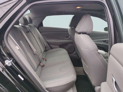 Certified 2025 Hyundai Elantra SEL FWD image 27