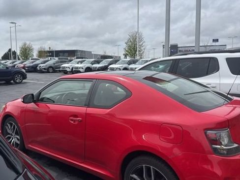 Used 2015 Scion tC FWD image 4