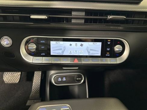 Used 2023 Genesis GV60 Advanced image 23