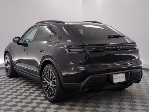Certified 2025 Porsche Macan 4 Electric AWD/4WD image 3