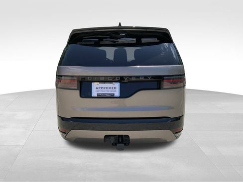 Certified 2024 Land Rover Discovery Dynamic SE image 6