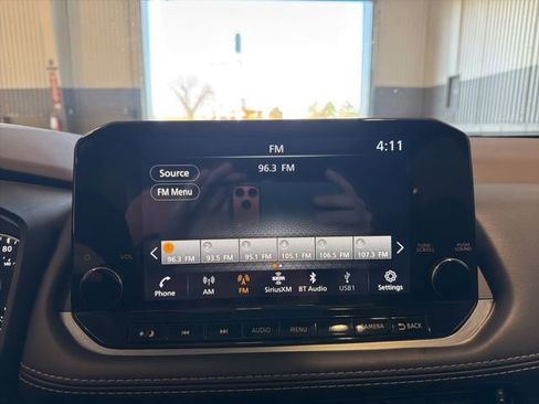 Used 2023 Nissan Rogue SL w/ SL Premium Package image 20