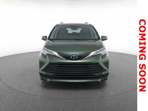 Used 2023 Toyota Sienna LE FWD image 7