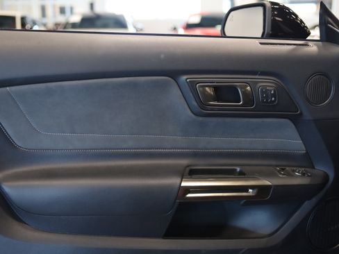 Used 2019 Ford Mustang Shelby GT350 w/ Technology Package RWD image 14