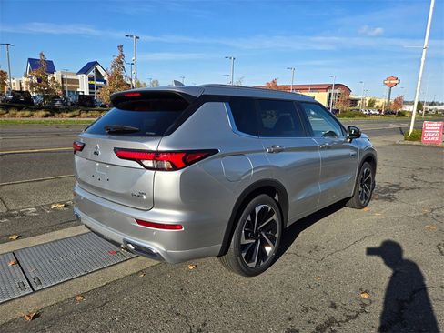 New 2025 Mitsubishi Outlander SEL image 5