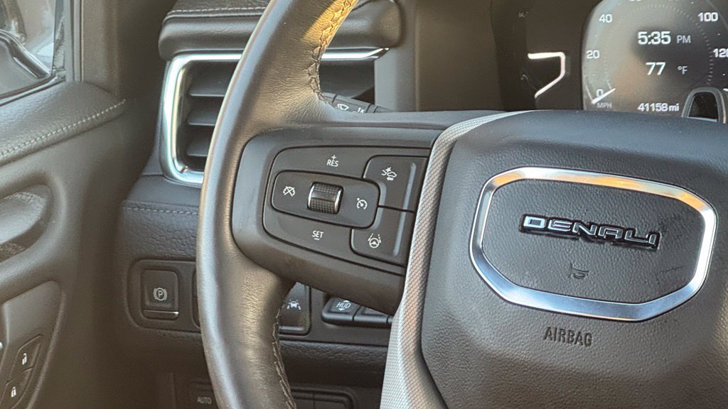 Used 2023 GMC Yukon Denali w/ Advanced Technology Package AWD/4WD image 21