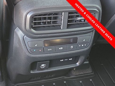 Used 2025 Honda Pilot Black Edition image 12