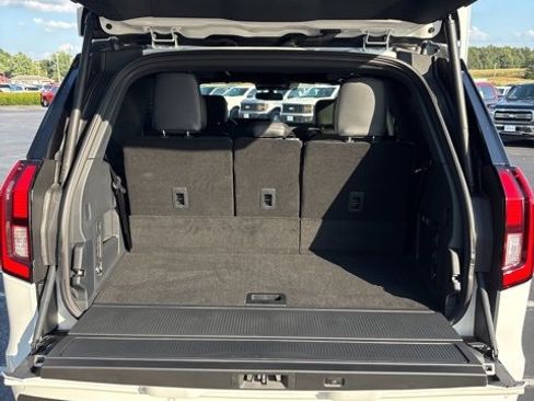 New 2025 Ford Expedition Platinum w/ Stealth Performance Package image 47