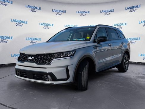 Used 2023 Kia Sorento EX w/ Panoramic Sunroof Package FWD image 11