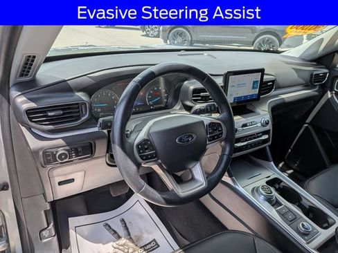 Certified 2023 Ford Explorer XLT w/ Equipment Group 202A AWD/4WD image 8