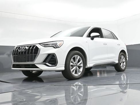 Used 2023 Audi Q3 2.0T Premium w/ Convenience Package image 24