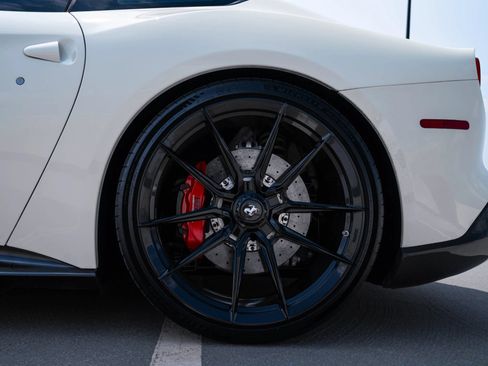 Used 2015 Ferrari F12 Berlinetta RWD image 13
