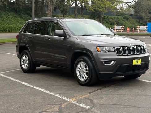 Used 2020 Jeep Grand Cherokee Laredo RWD image 7