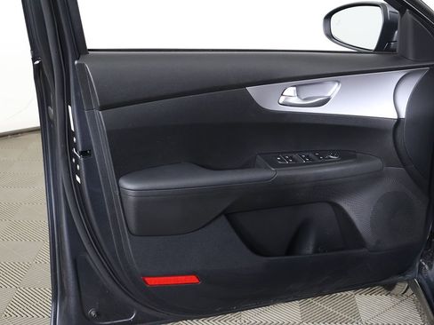 Used 2023 Kia Forte LXS w/ LXS Technology Package FWD image 21