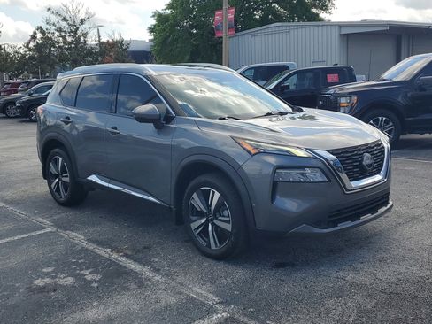 Certified 2023 Nissan Rogue SL w/ SL Premium Package image 3