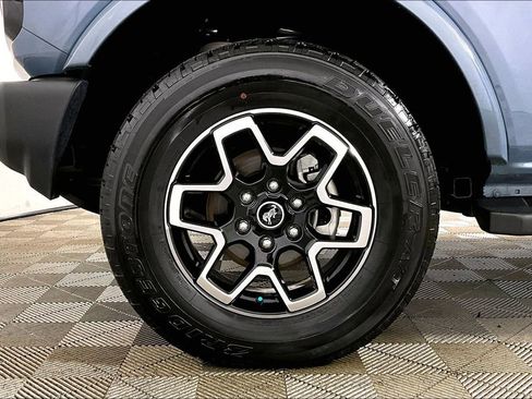Used 2024 Ford Bronco Outer Banks image 8