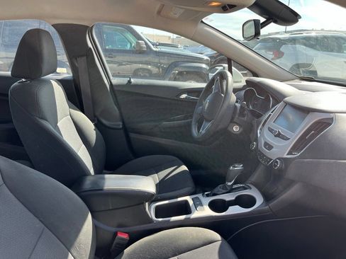 Used 2017 Chevrolet Cruze LS FWD image 2
