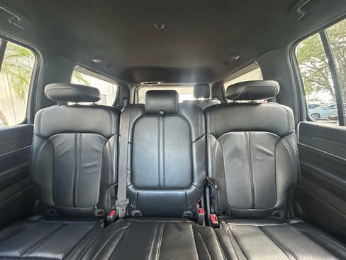Used 2024 Jeep Wagoneer Series II w/ Flexible Seating Group AWD/4WD image 13