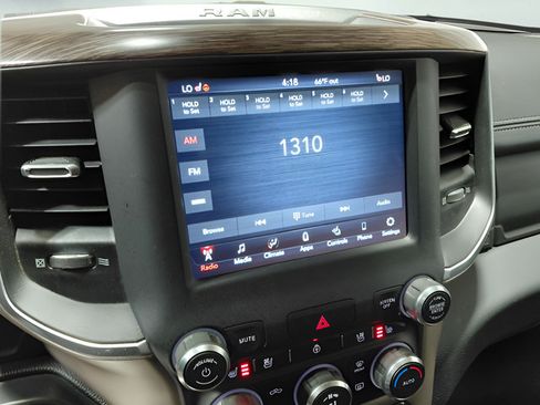 Used 2020 RAM 1500 Laramie AWD/4WD image 33