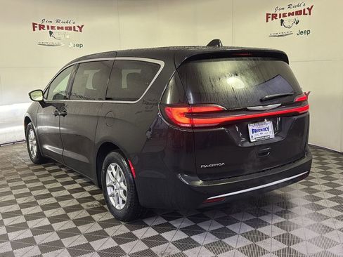 New 2026 Chrysler Pacifica Select FWD image 4