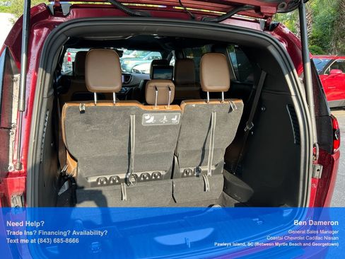 Used 2021 Chrysler Pacifica Limited w/ Uconnect Theater Family Group FWD image 15
