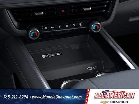 New 2025 Chevrolet Suburban Premier image 23