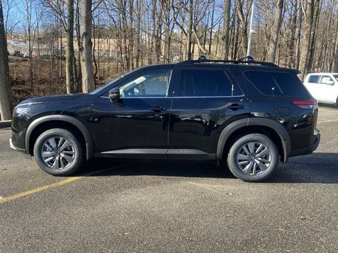 New 2025 Nissan Pathfinder SV w/ Cargo Package image 4