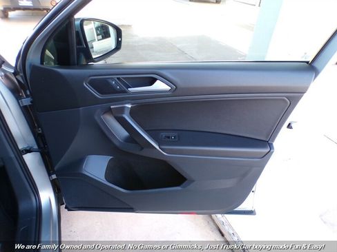 Used 2021 Volkswagen Tiguan S FWD image 33